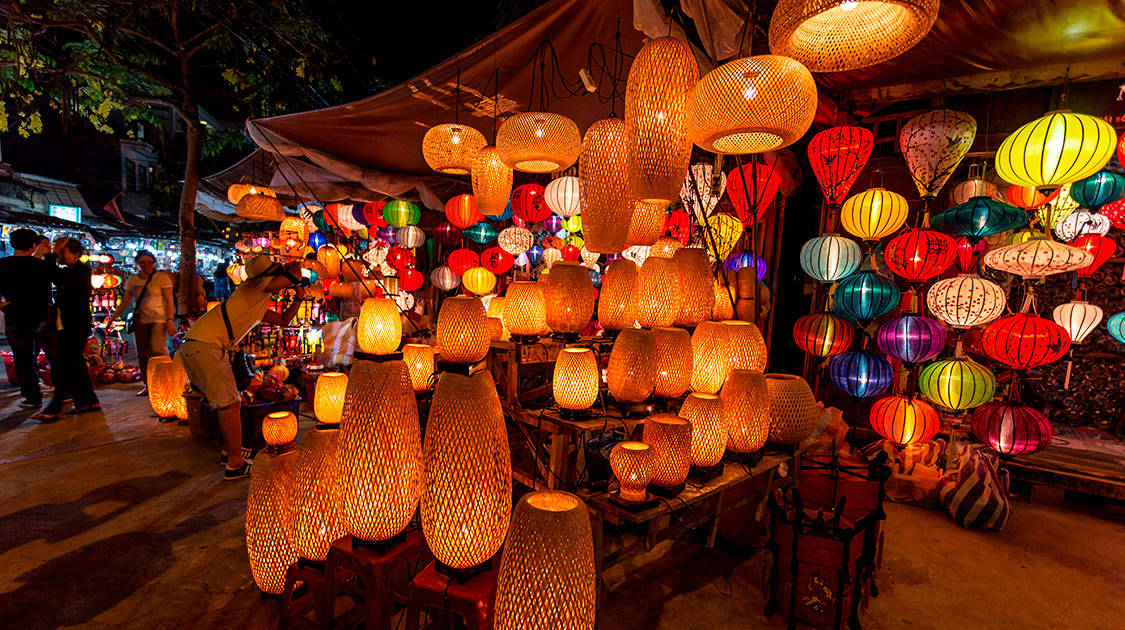 Read more about the article Unveiling the Awesome Hoi An Night Market